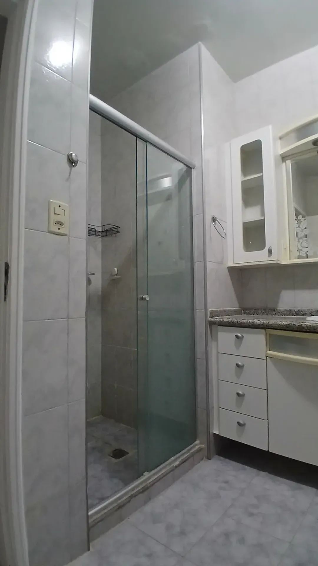 Apartment on the 1st floor with wood or laminate floors — photo 10