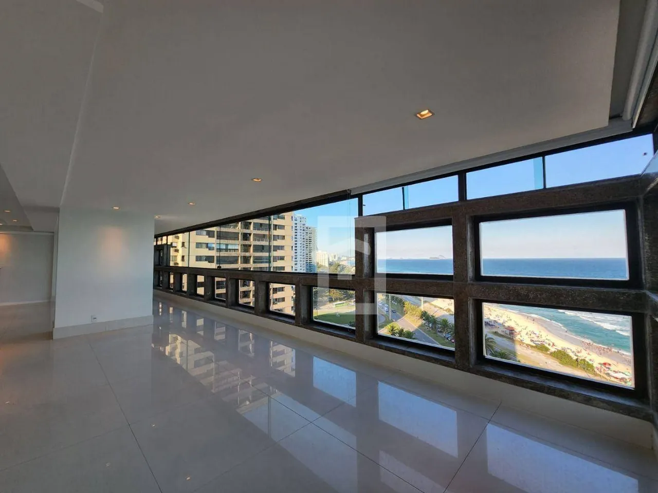 4-bedroom apartment with 315 m² and 5 bathrooms — photo 2
