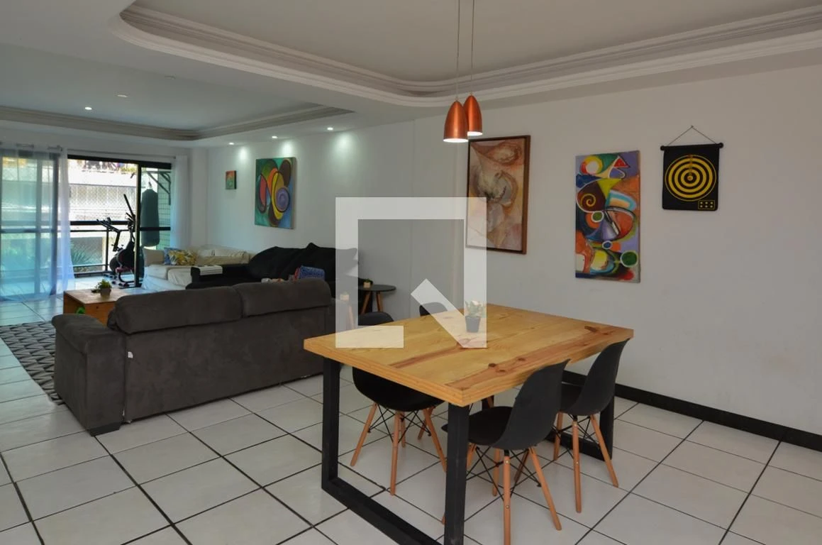 Rental apartment with 5 bedrooms and 4 bathrooms