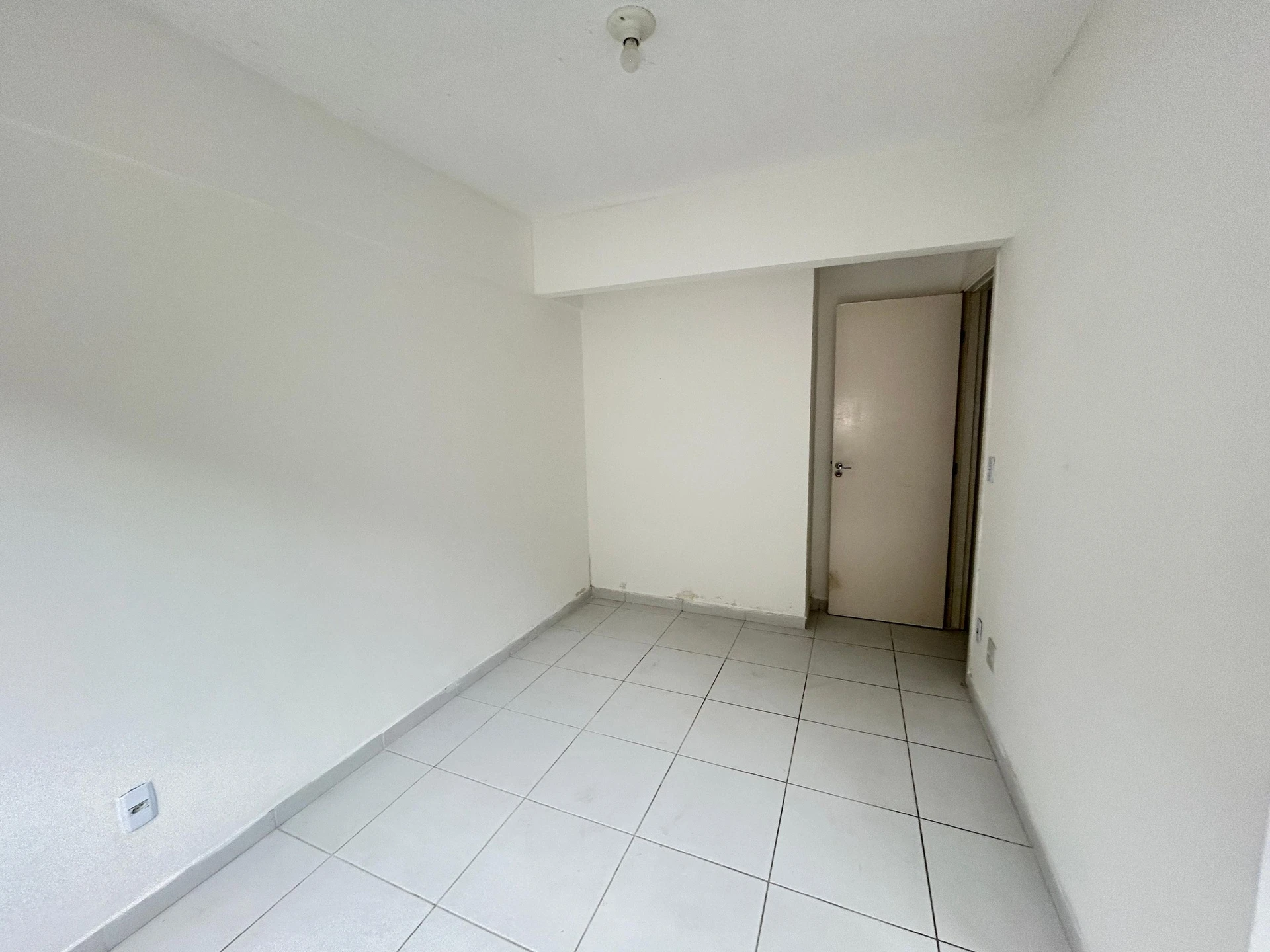 Apartamento sem mobília de 1 quarto com 2 banheiros — photo 40