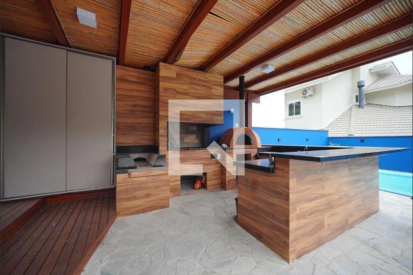 Floor-to-ceiling windows in a 4-bedroom house, 300 m² — photo 4