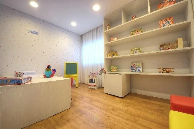 2-bedroom apartment with a mountain view — photo 27
