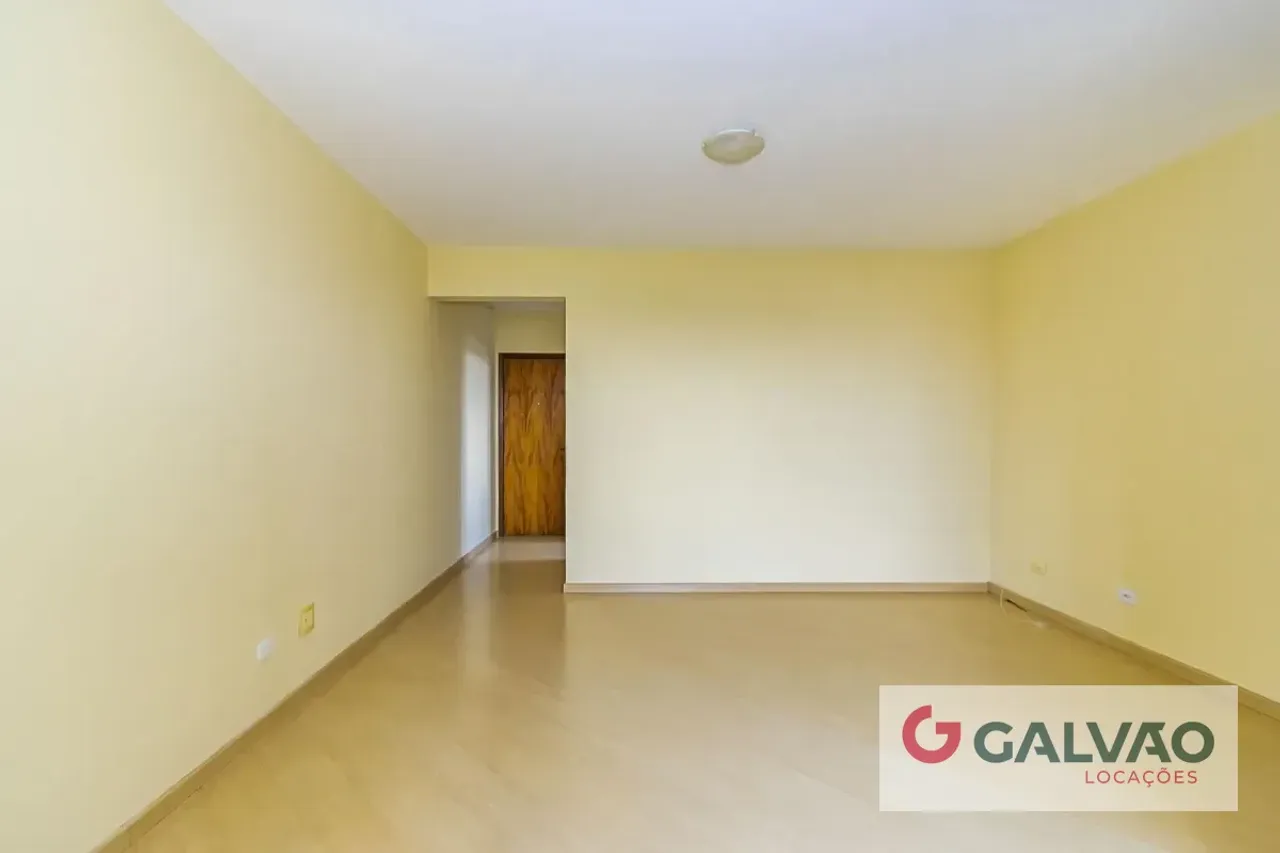Balcony with a grill in a 3-bedroom apartment, 87 m² — photo 15