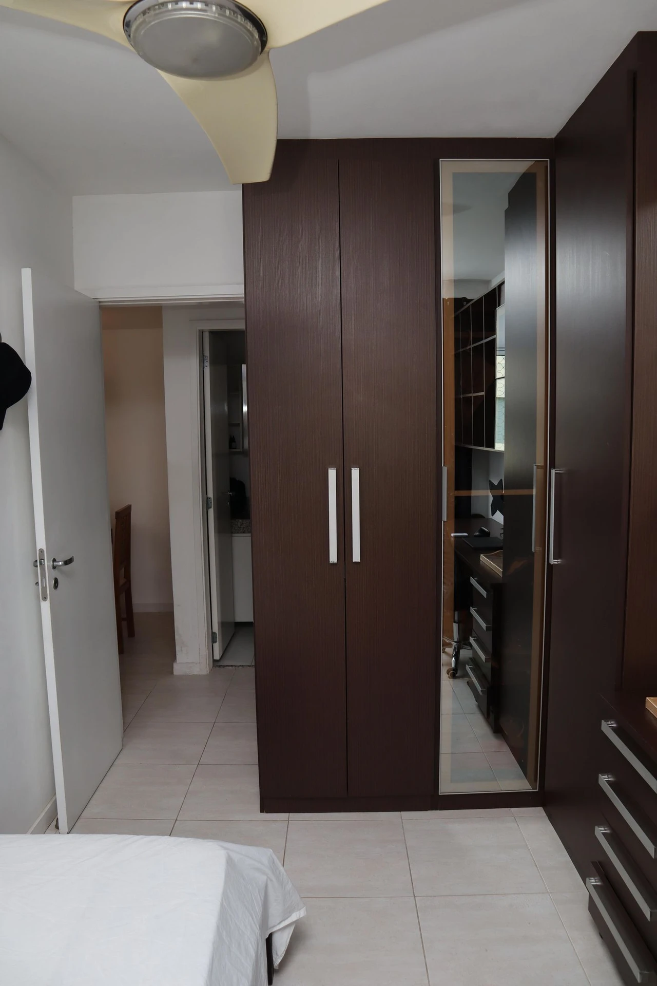 2-bedroom apartment with a mountain view — photo 6