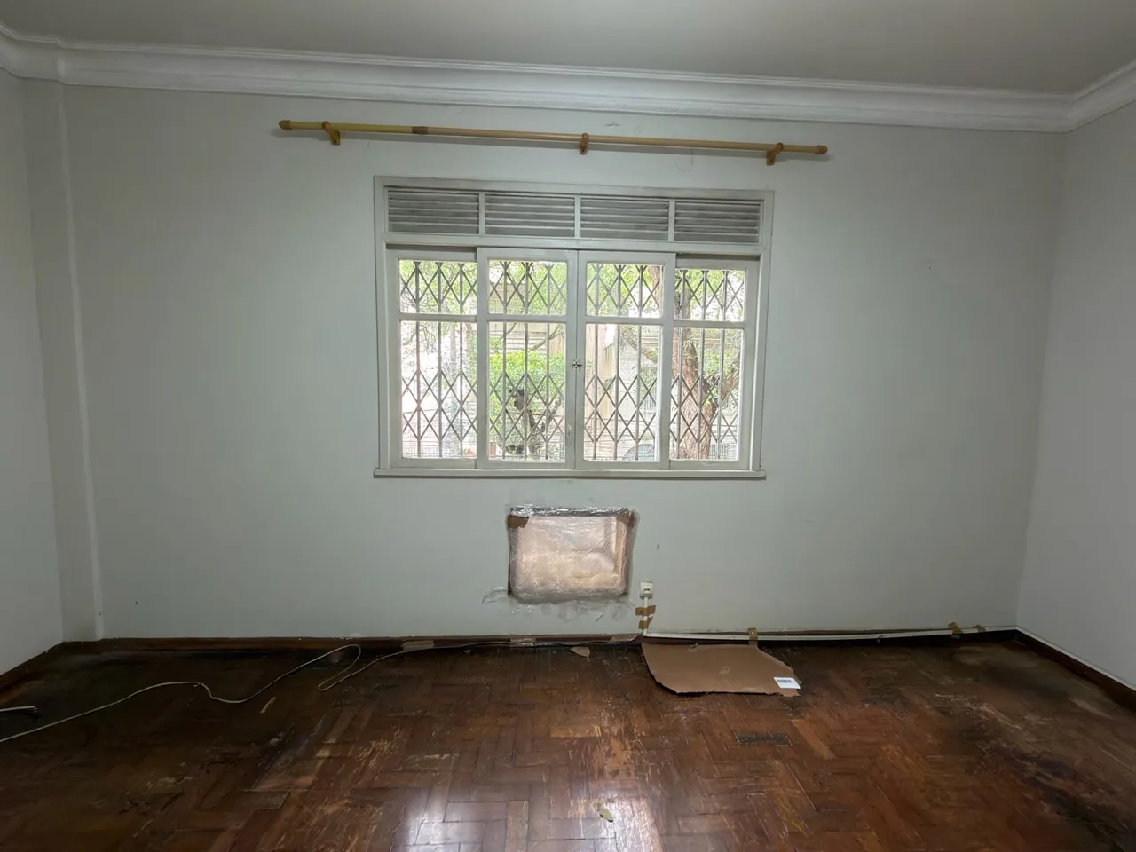 Apartment, 81 m², with wood or laminate floors — photo 7
