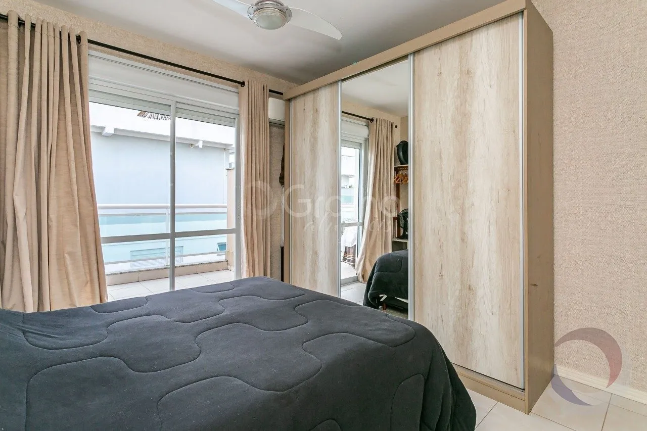 Apartment, 186 m², with a glass-enclosed balcony — photo 12