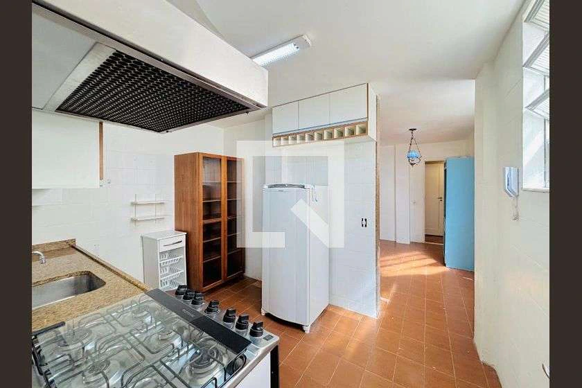 142 m² rental apartment with 3 bedrooms and separate kitchen — photo 19