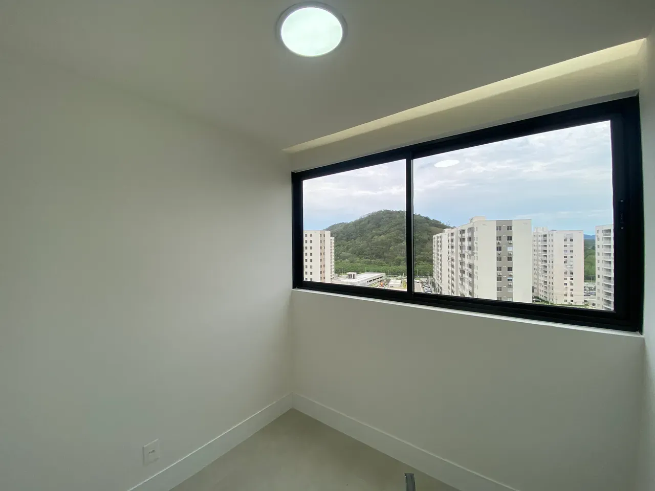 Вид на гори та 3 спальні: квартира 60 м² — photo 4