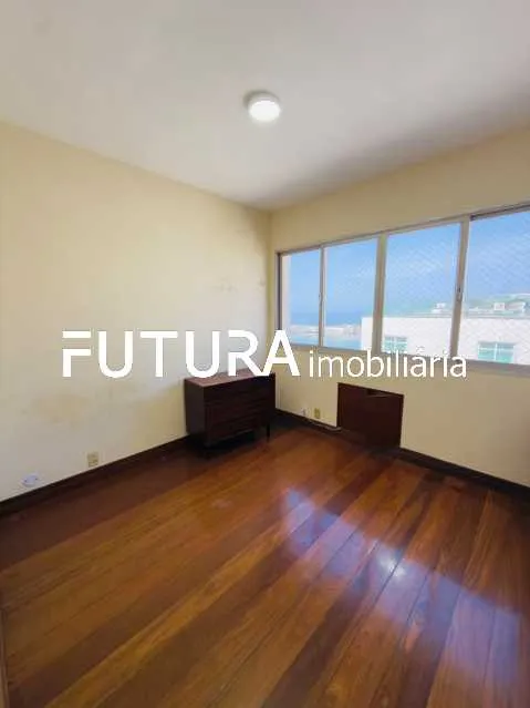 Duplex penthouse with 4 bedrooms and 5 bathrooms — photo 22