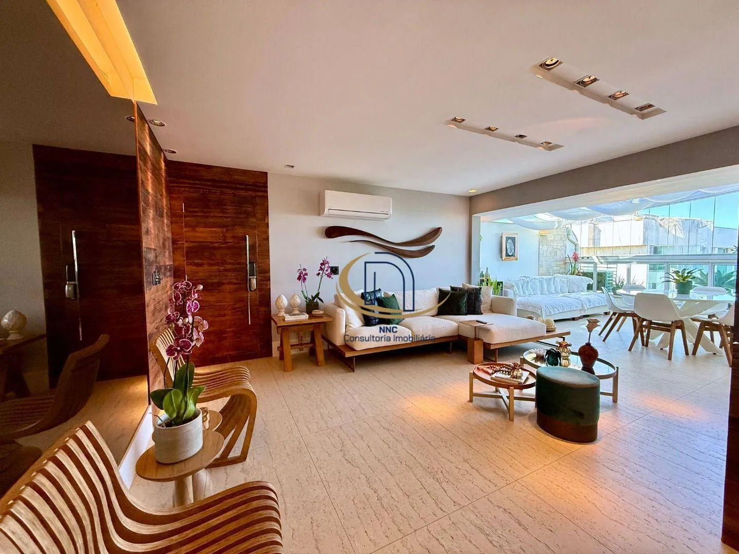 Front-facing penthouse with 215 m² and 4 bedrooms — photo 3