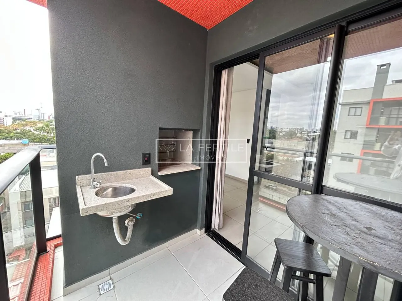 1-bedroom apartment with balcony and 46 m² — photo 10