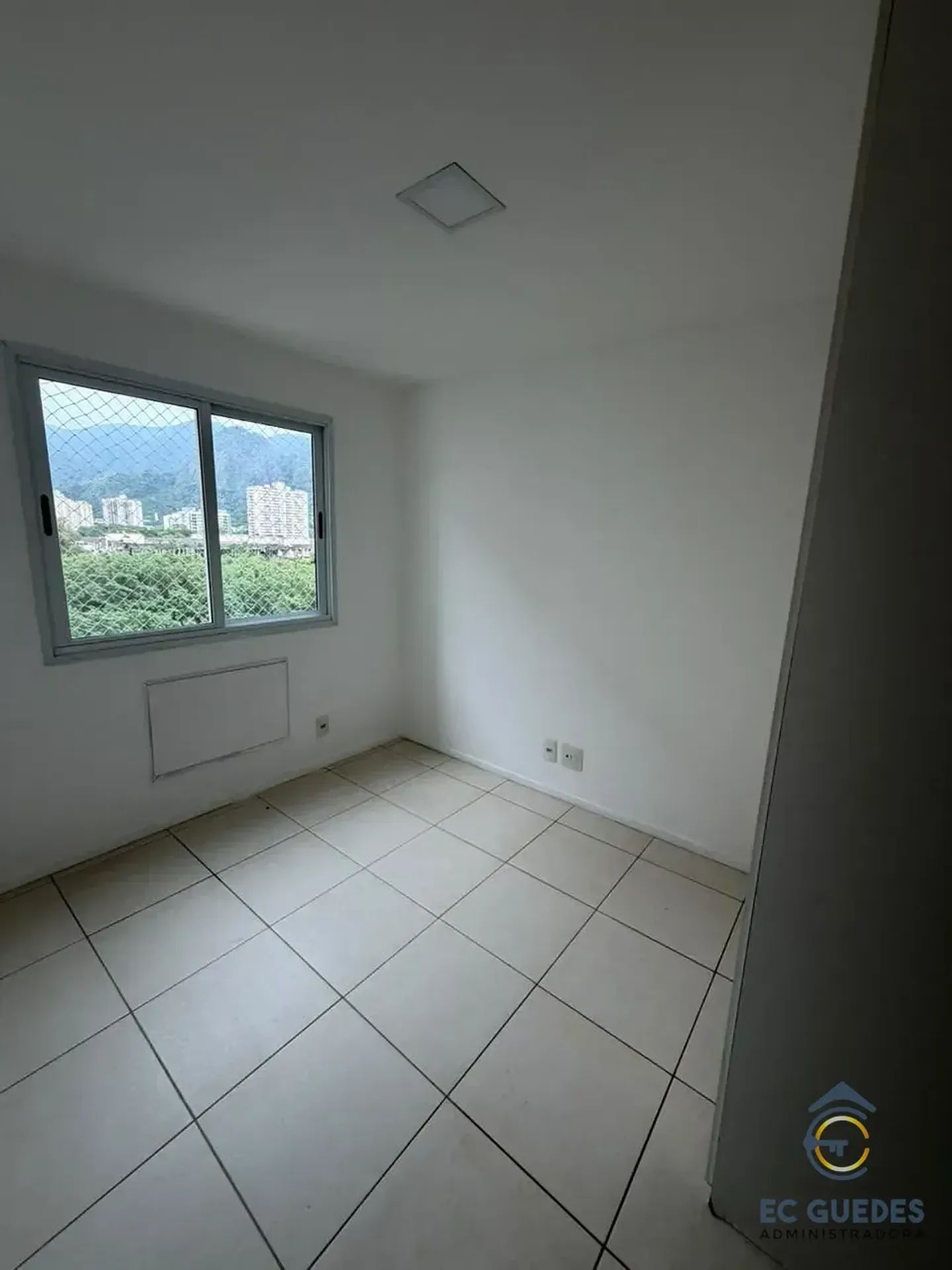 2-bedroom apartment with a mountain view in Rio de Janeiro — photo 13