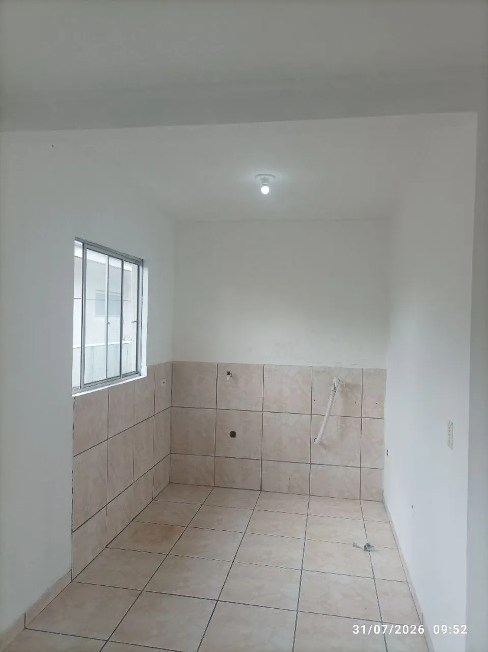 2-bedroom house with glass shower enclosure, no parking — photo 3