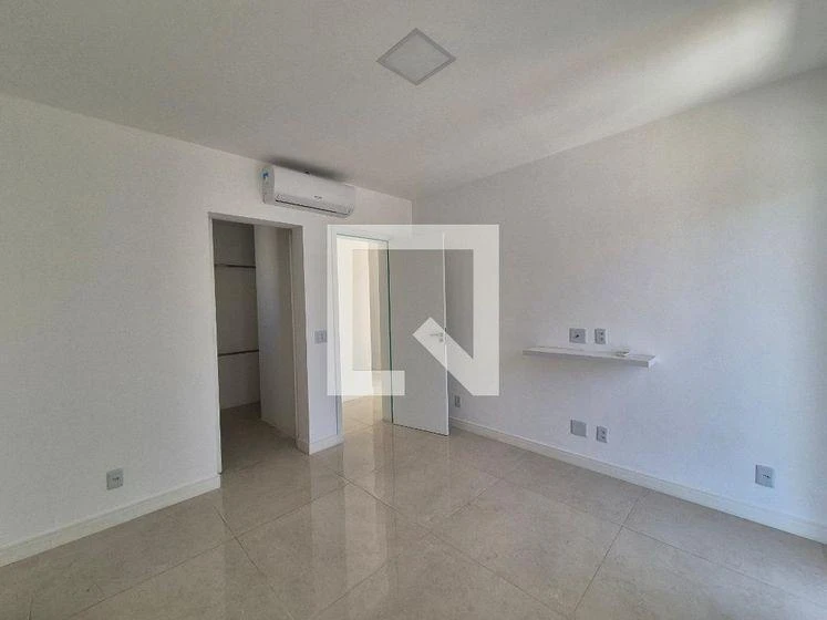 Floor-to-ceiling windows in a 4-bedroom house, 430 m² — photo 22