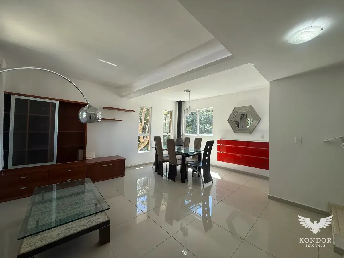House with built-in wardrobes and 3 bedrooms