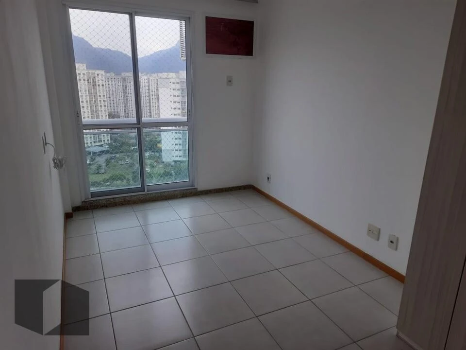 3-bedroom apartment with balcony and city views — photo 23