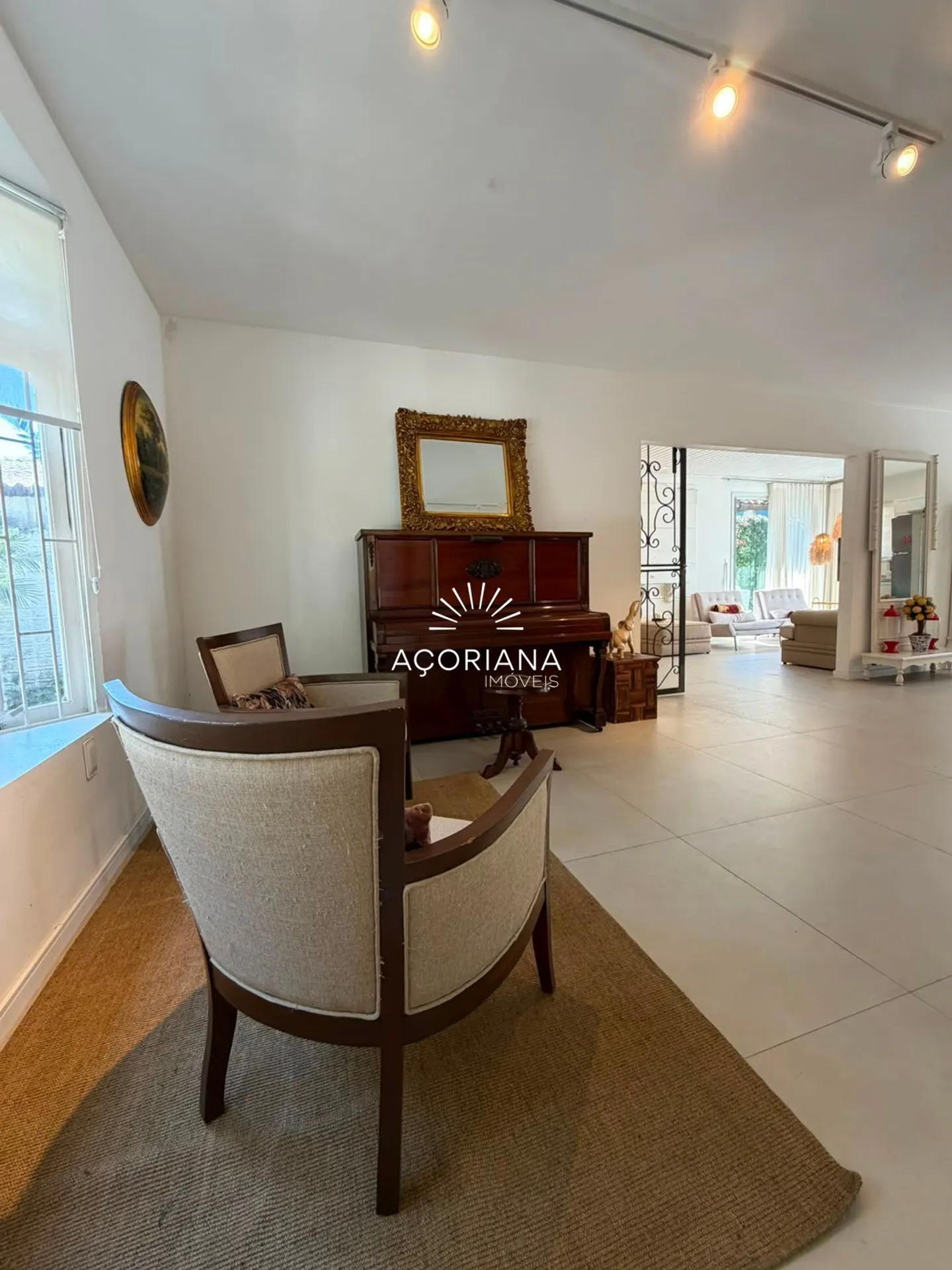 Furnished 600 m² house with 5 bedrooms and an integrated kitchen