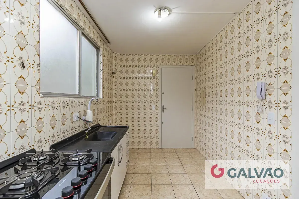 Квартира з 3 спальнями та дерев'яною підлогою або ламінатом — photo 16