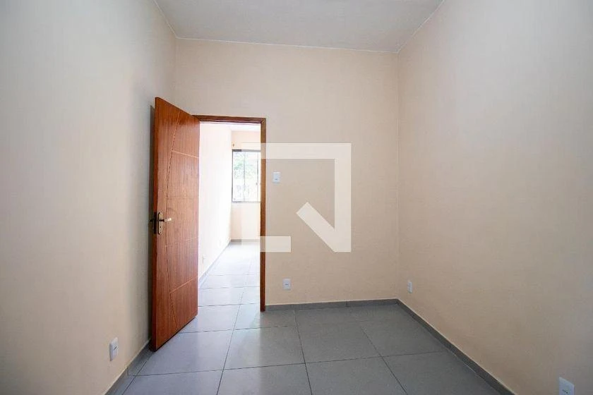Balcony with a grill in a 2-bedroom house, 100 m² — photo 26