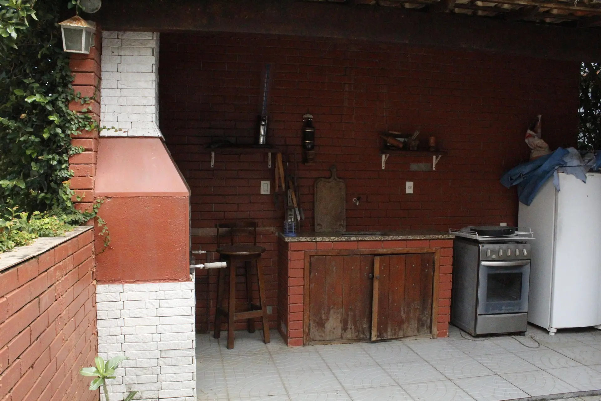 Furnished 4-bedroom house with private balcony — photo 14