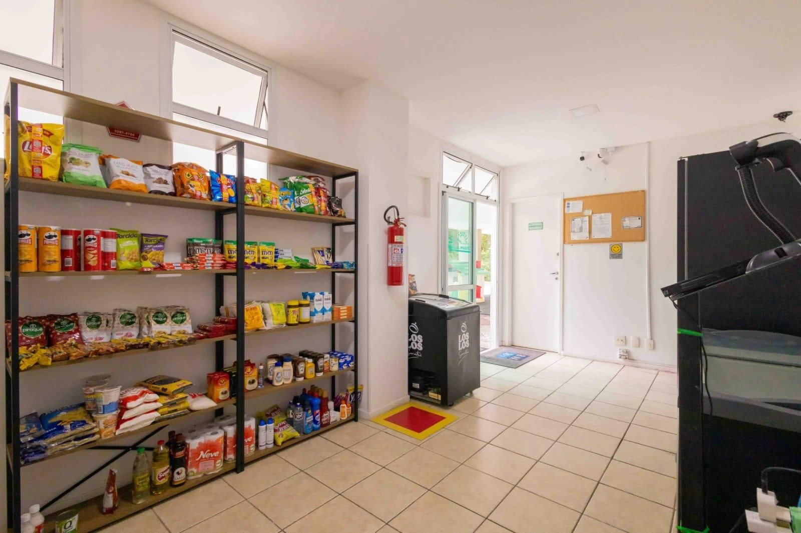 2-bedroom apartment with open-plan kitchen — photo 9