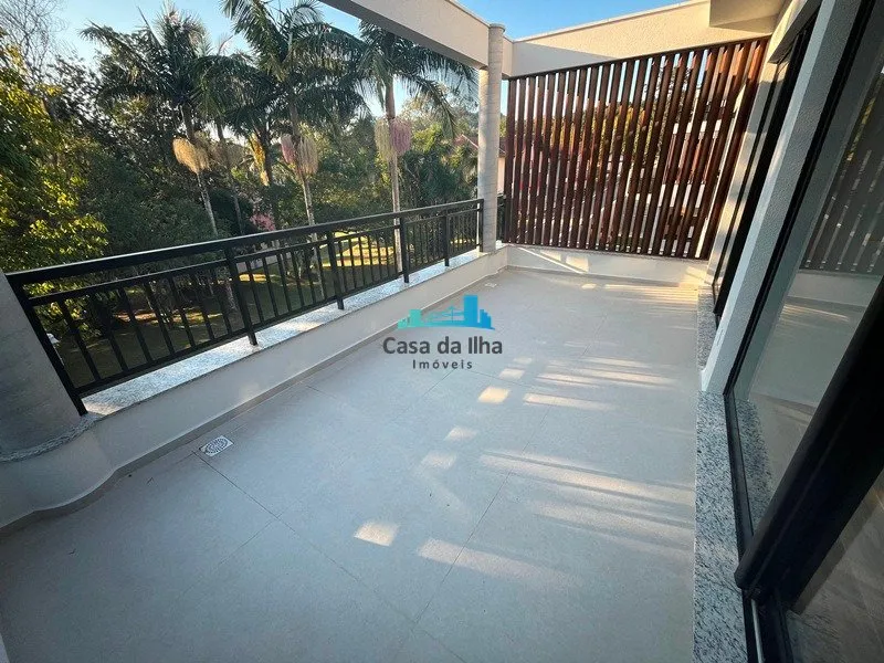 4-bedroom house with a garden in Florianópolis — photo 28