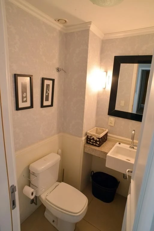 Jacuzzi in a 4-bedroom apartment, 233 m² — photo 54