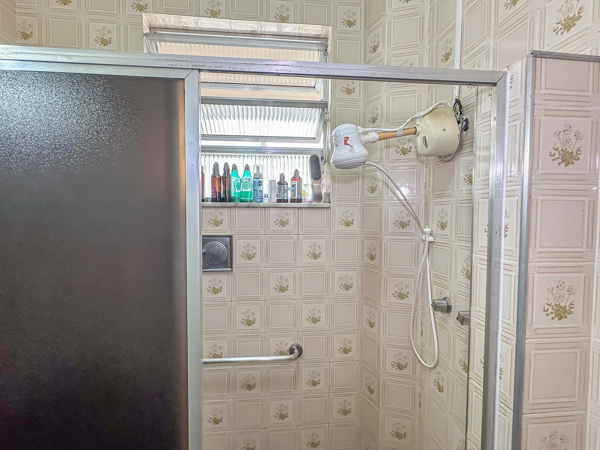 Furnished 2-bedroom apartment with a balcony — photo 35