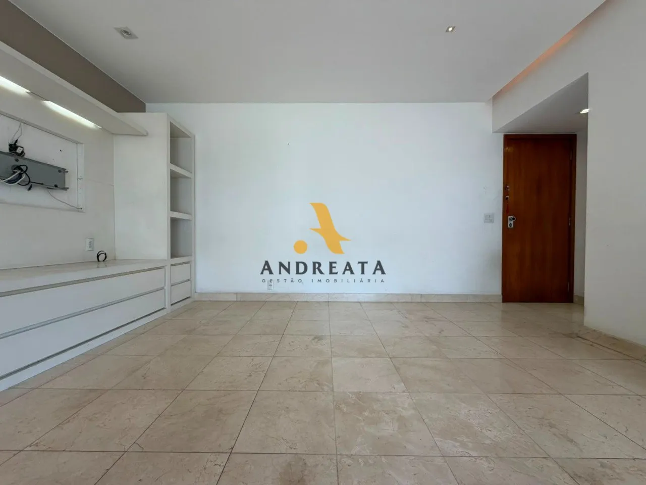 Unfurnished 4-bedroom apartment with 4 bathrooms — photo 16