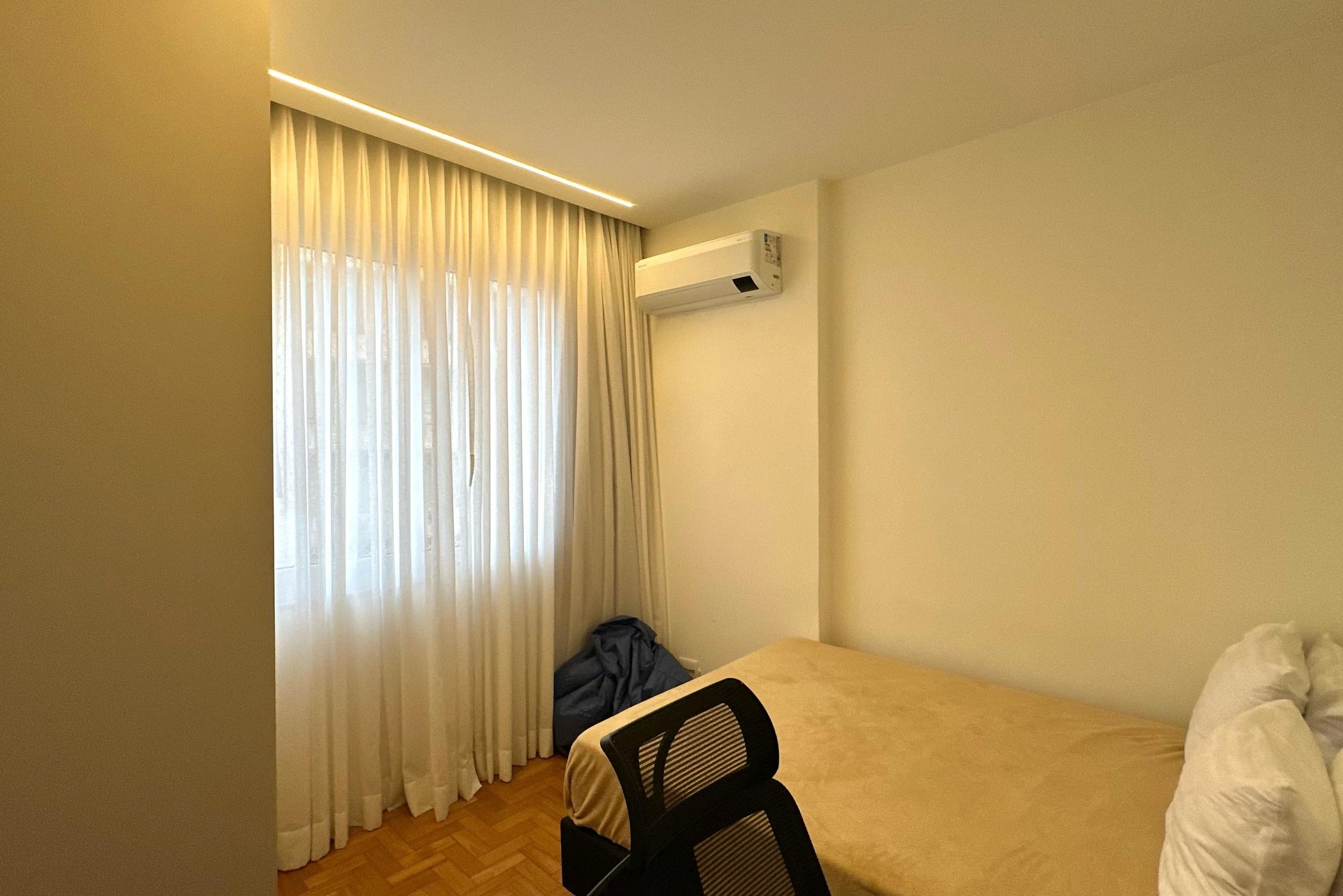 Washing machine in a 3-bedroom apartment, 110 m² — photo 9