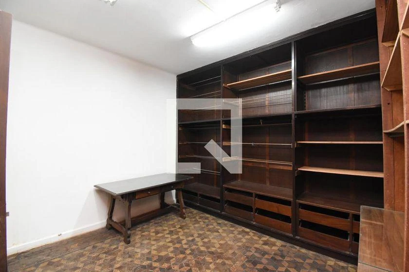 Casa com 5 quartos, 3 banheiros e cozinha separada — photo 36