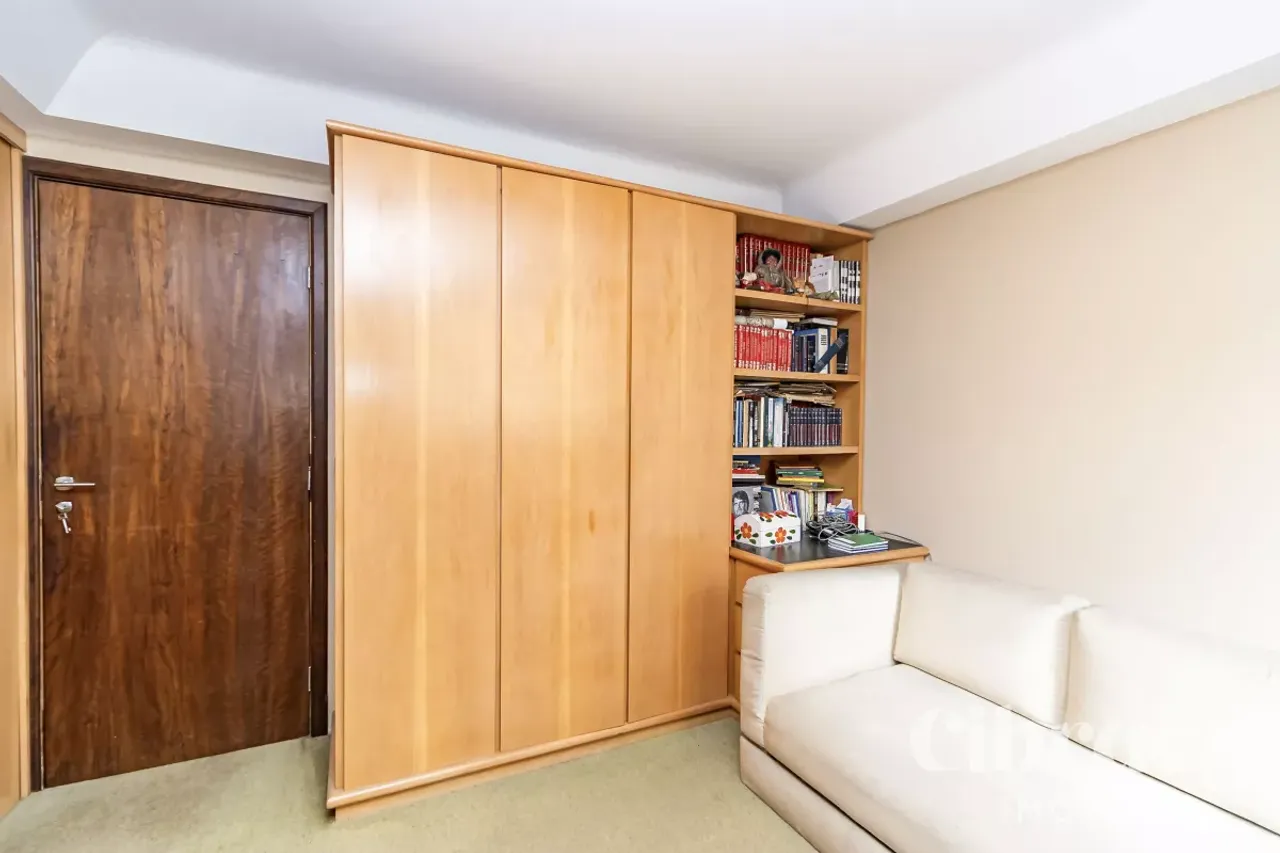 Apartamento sem mobília com 4 quartos e 371 m² — photo 16