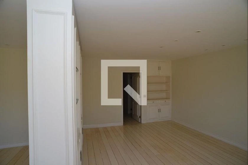 Apartamento para aluguel com 3 quartos e varanda de vidro — photo 33