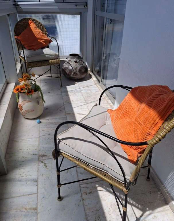 Furnished 81 m² apartment with 2 bedrooms and enclosed balcony — photo 6