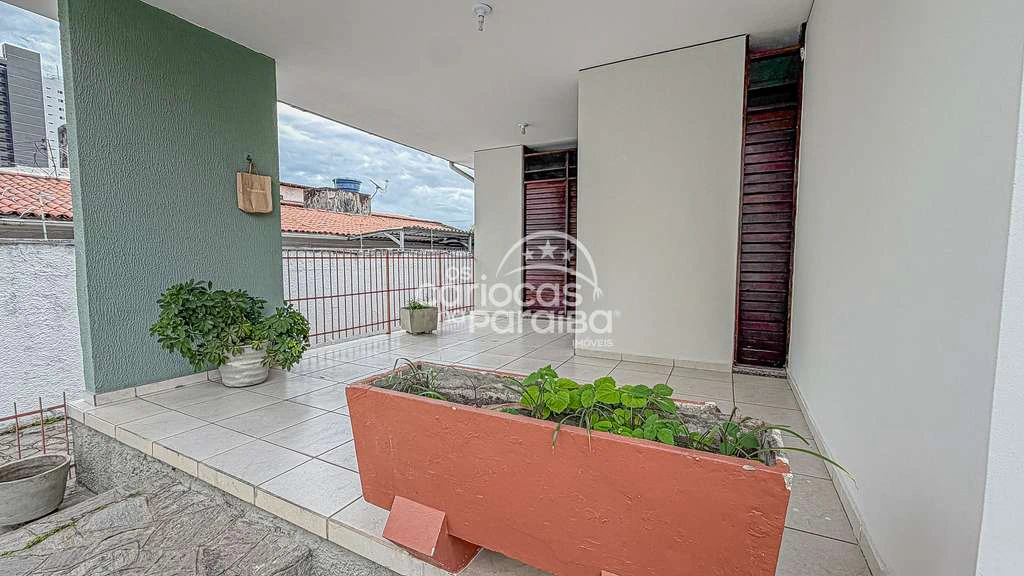 Будинок 360 м² з 3 спальнями-сюїтами і 5 місцями — photo 3