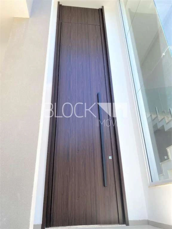 Condominium house with 4 en-suite rooms and open kitchen — photo 25