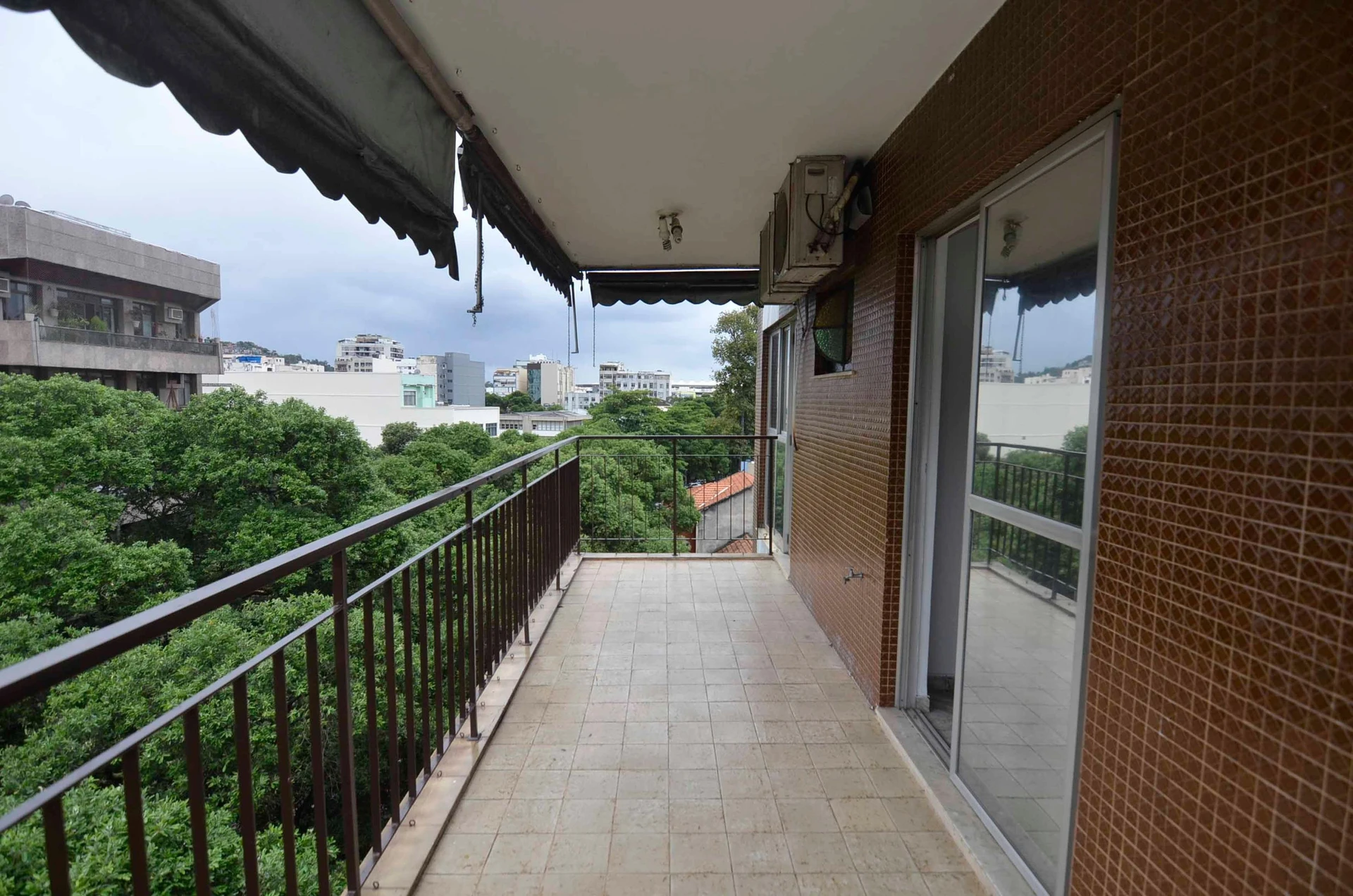 3-bedroom apartment with a mountain view in Rio de Janeiro