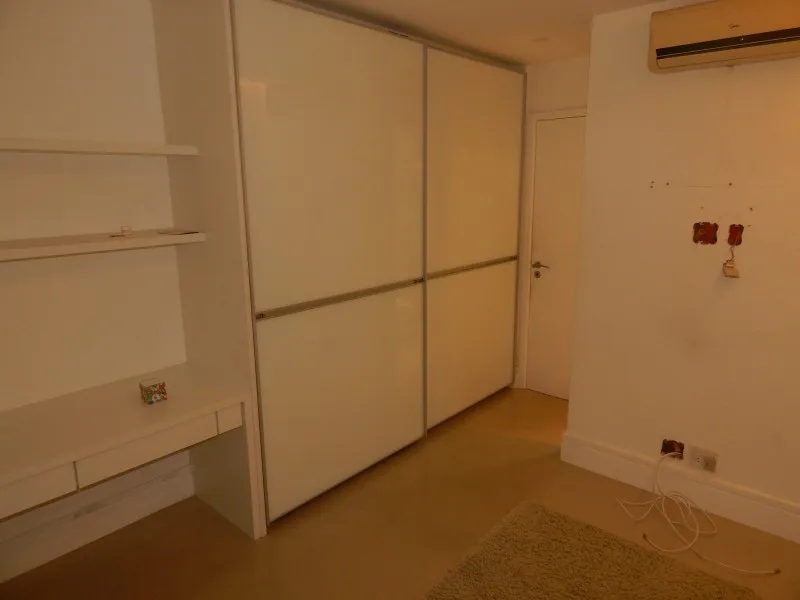 3-bedroom apartment in a building with a sauna — photo 11