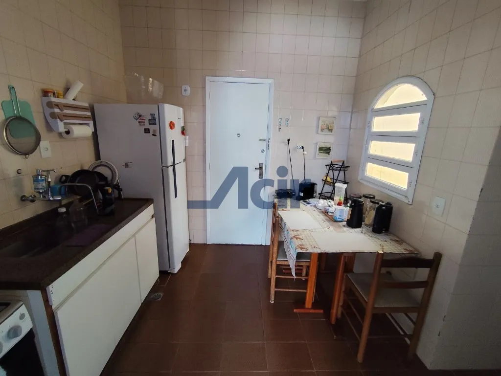 3-bedroom apartment with balcony and city view — photo 22