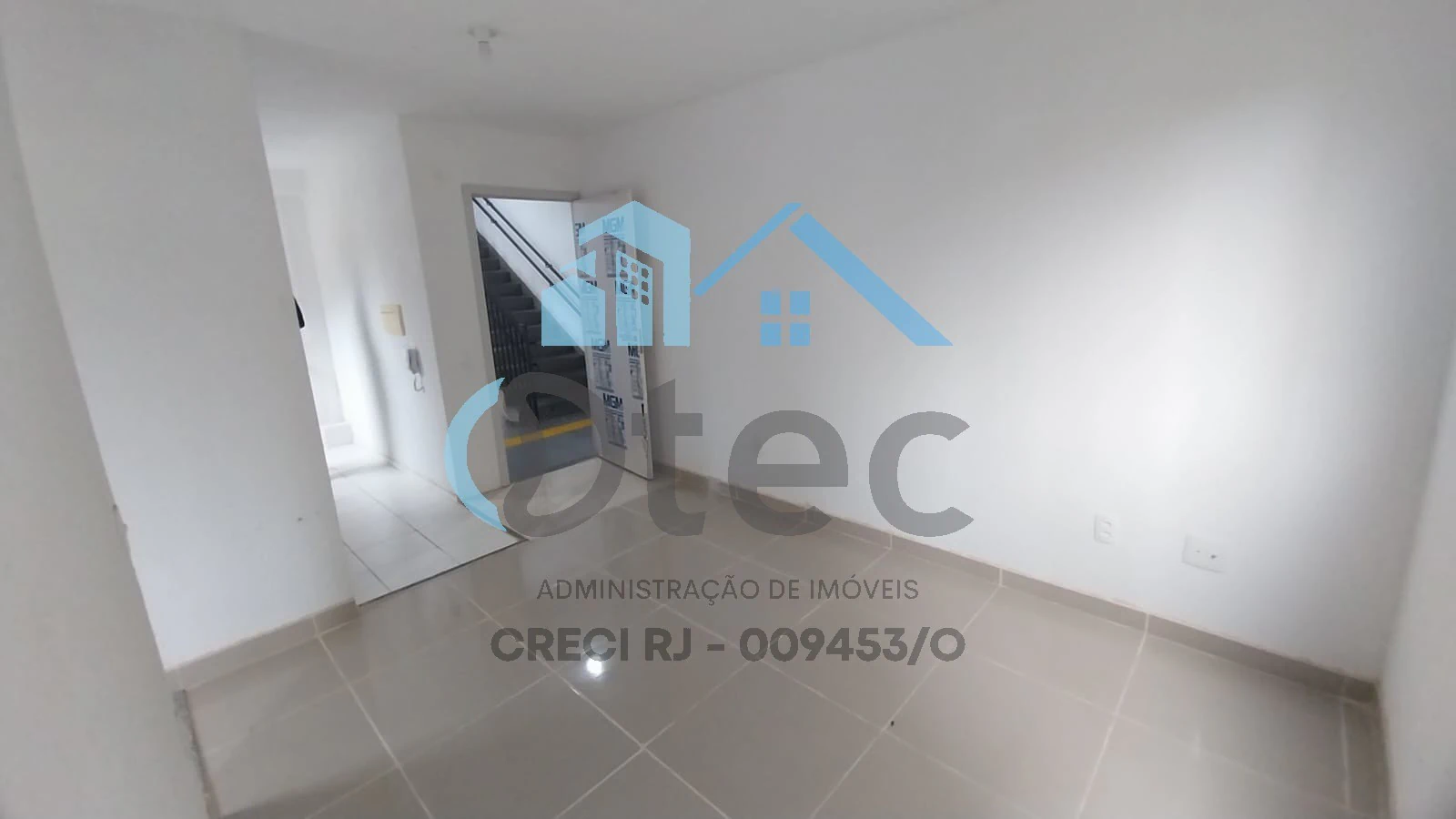 2-bedroom apartment in a building with a gym — photo 13