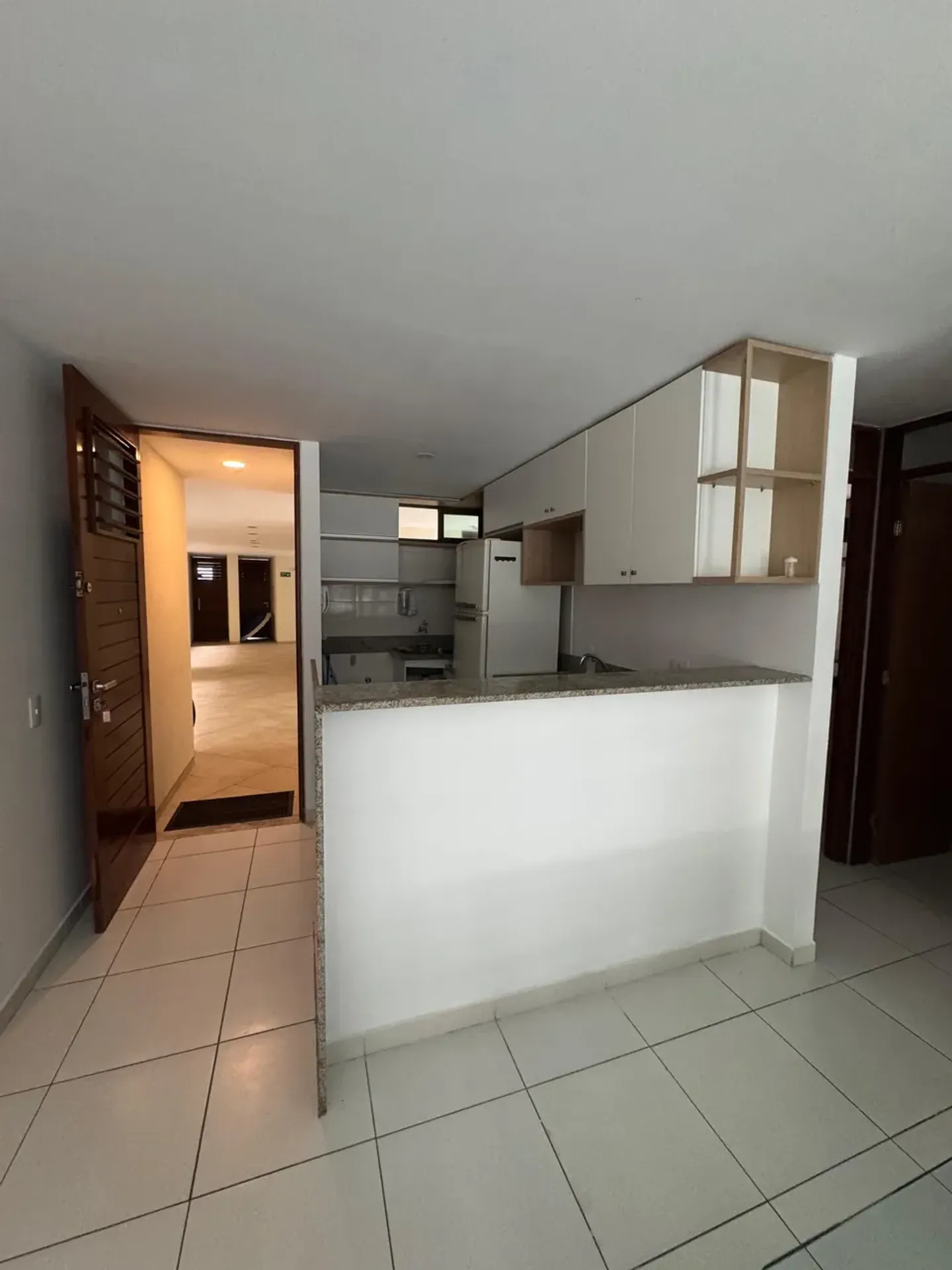 Furnished apartment with open-plan kitchen and 2 bedrooms — photo 10