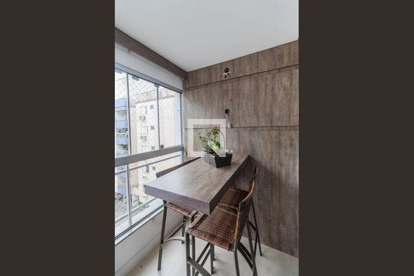 Furnished apartment, 77 m², with a glass-enclosed balcony — photo 39
