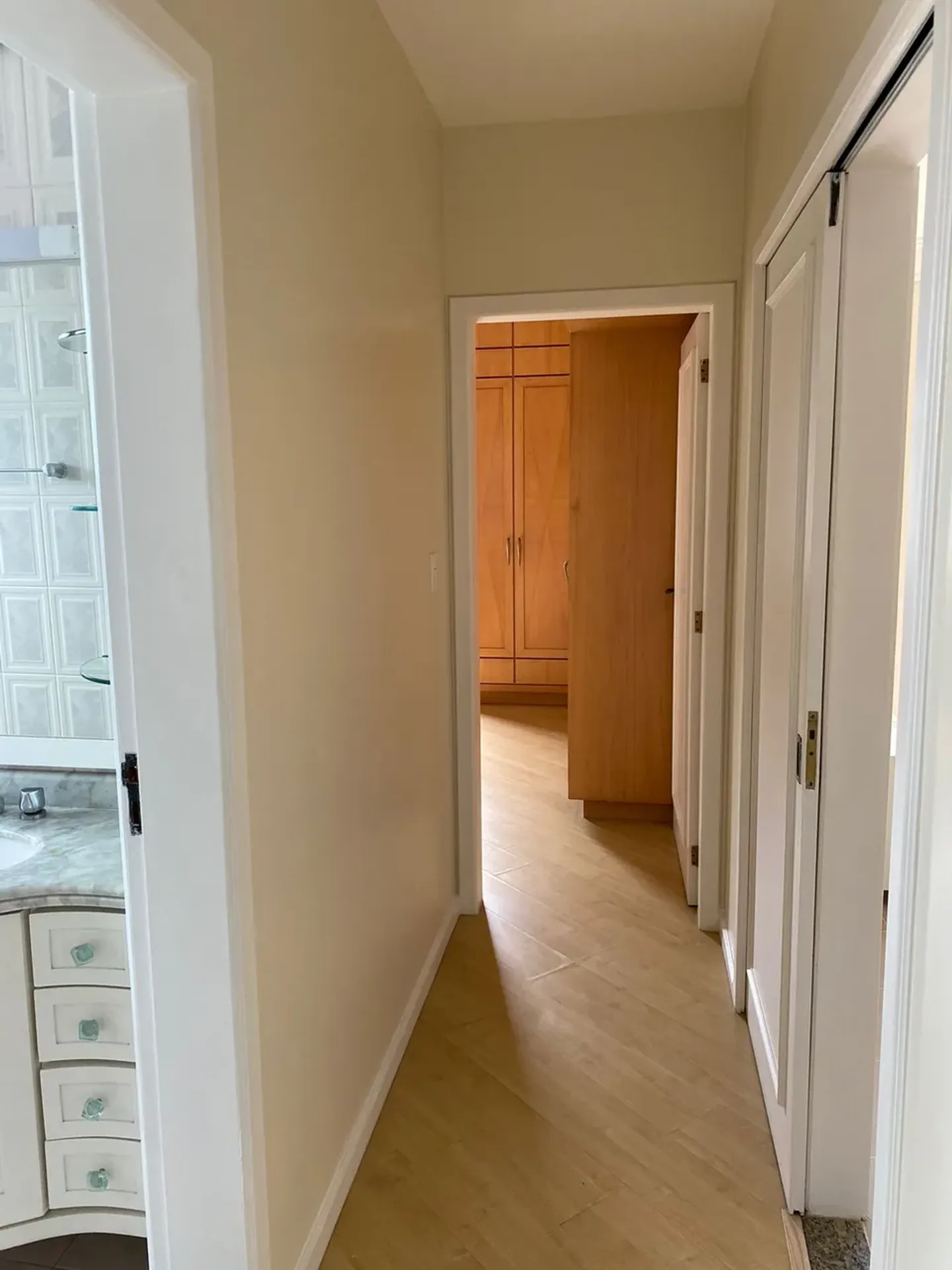 Mountain view in a 3-bedroom apartment, 126 m² — photo 16