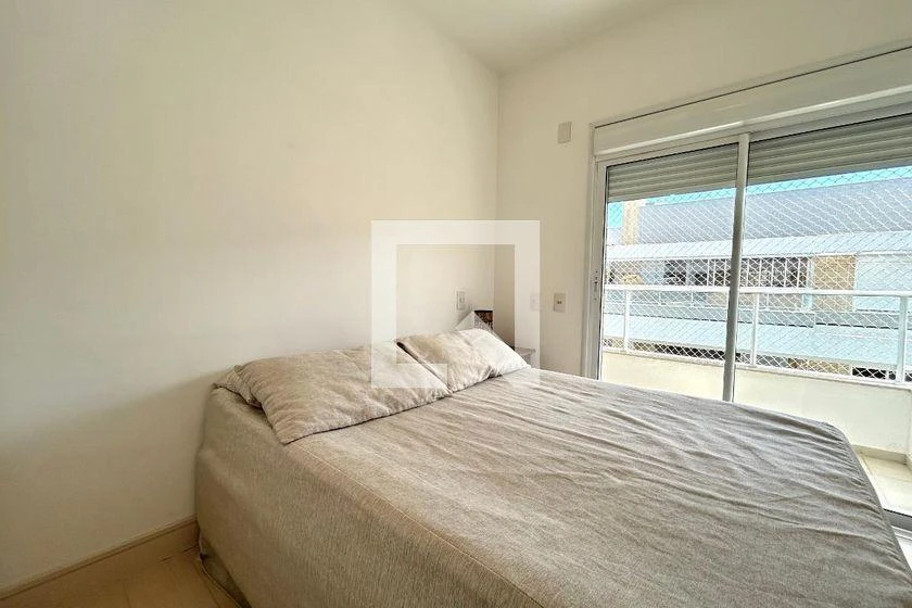 Furnished apartment, 196 m², with a glass-enclosed balcony — photo 22