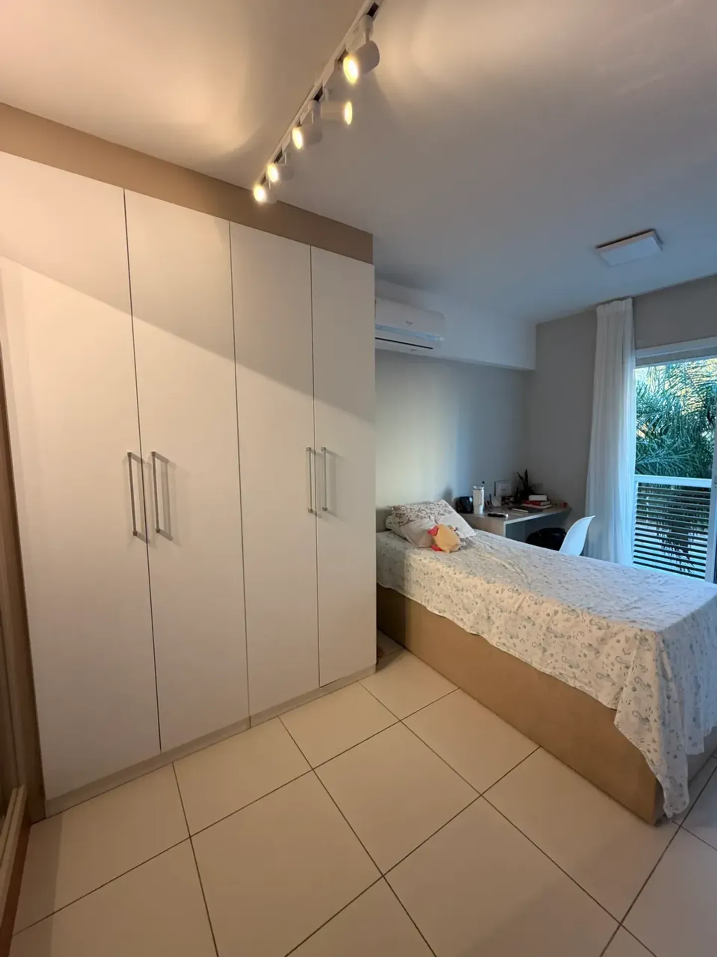 Furnished apartment, 148 m², with a jacuzzi — photo 18