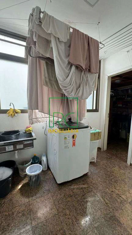Furnished 4-bedroom apartment with 250 m² — photo 11