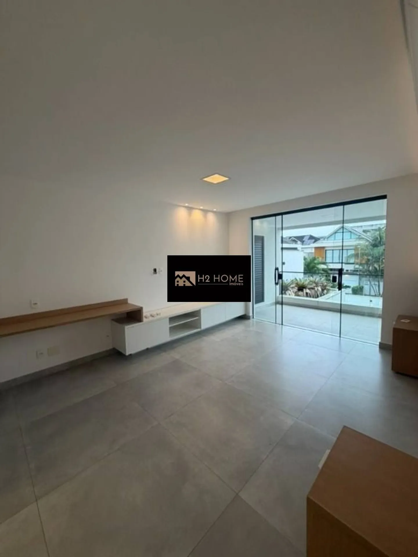 Garden in a 4-bedroom house, 290 m² — photo 3