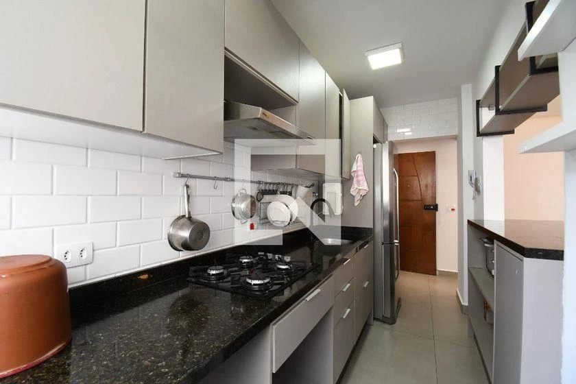 2-bedroom apartment with a walk-in closet in Curitiba — photo 3