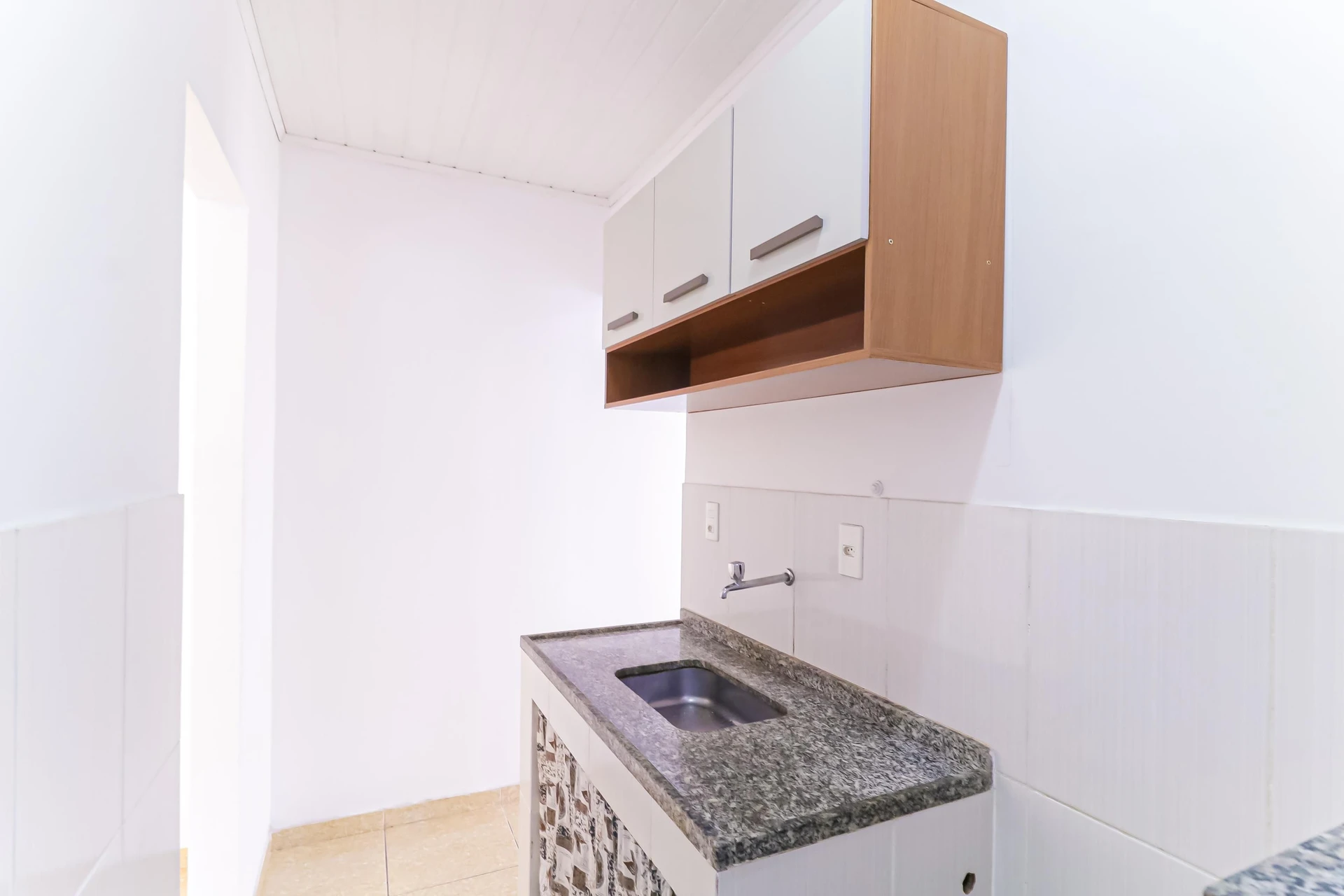 Квартира с 1 спальней и отдельной закрытой кухней — photo 4