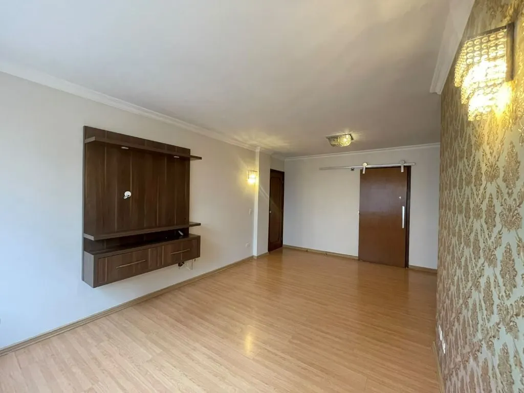 3-bedroom apartment, 1 with its own bathroom, 90 m² — photo 4